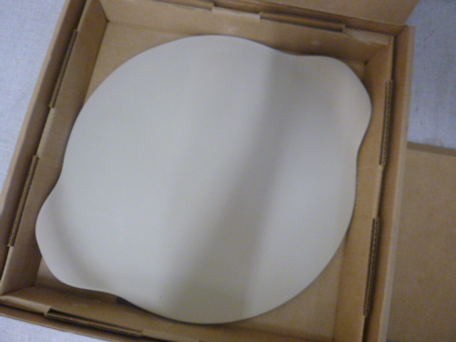 lot 108 image: Pampered Chef Large Round Stone with Handles