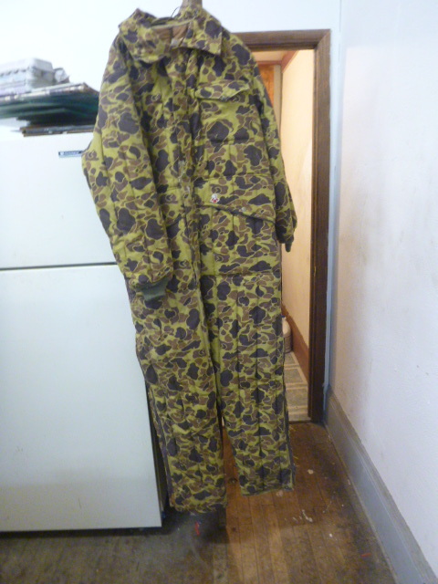 lot 115 image: Camouflage Insulated Coveralls