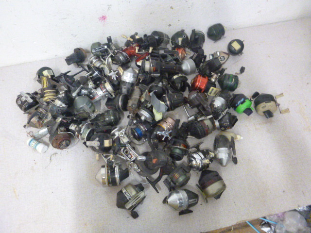 lot 121 image: Lot of Miscellaneous Fishing Reels