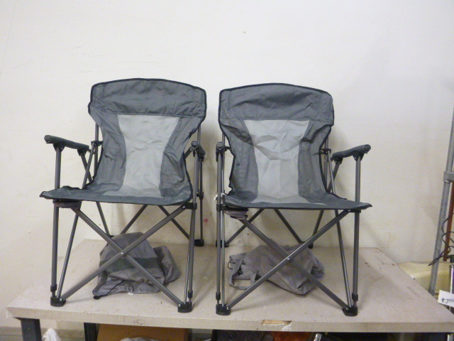 lot 123 image: 2 Oversized Folding Chairs