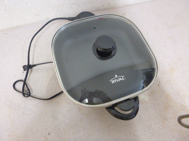 lot 128 image: Rival Electric Fry Pan