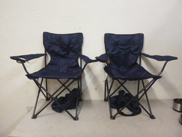 lot 132 image: 2 Folding Arm Chairs