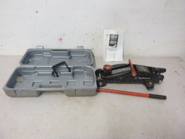 lot 134 image: Goodwrench 2 Ton Jack