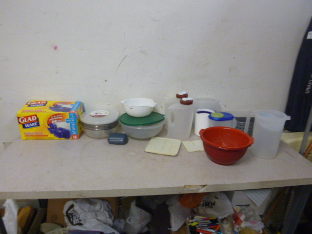 lot 137 image: Miscellaneous Kitchen Items