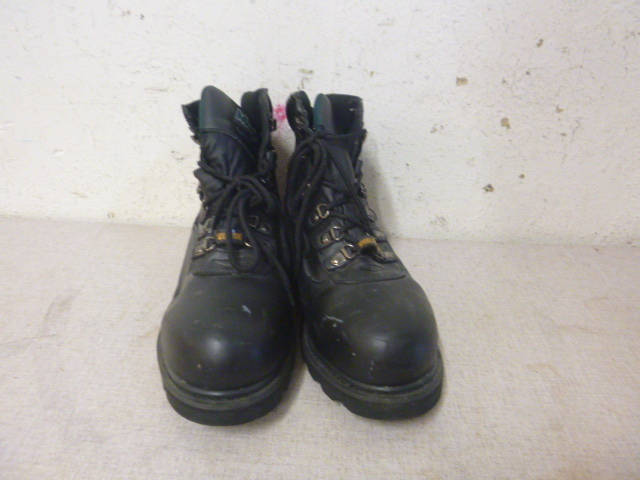 lot 145 image: Mack Steel Toe Boots