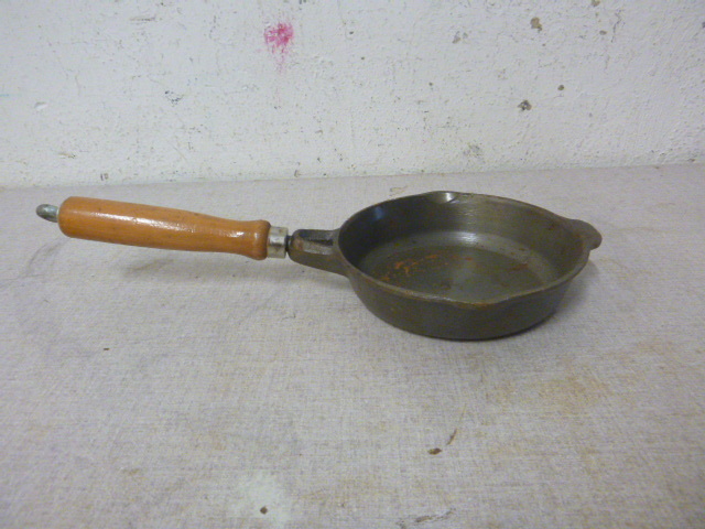 lot 150 image: Cast Iron Pan