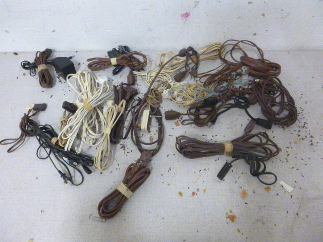 lot 185 image: Miscellaneous Electrical Cords