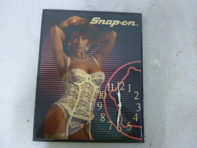 lot 186 image: Snap-On Clock
