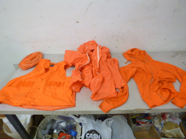lot 189 image: Miscellaneous Blaze Orange Items