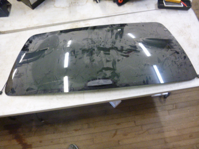 lot 191 image: 1998 Ford Explorer Hatch Window