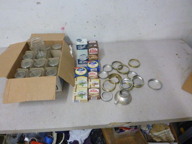 lot 196 image: 12 Wide Mouth Pint Ball Jars