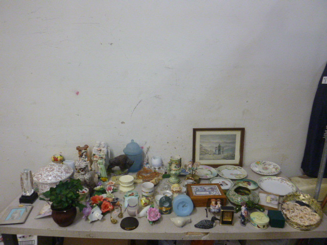 lot 202 image: Miscellaneous Home Dcor