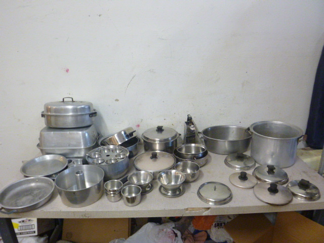 lot 219 image: Miscellaneous Pots and Pans