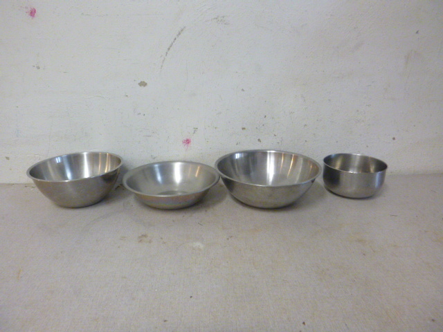 lot 220 image: 4 Stainless Steel Bowls