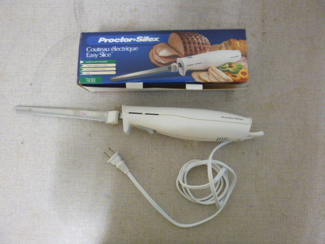 lot 224 image: Proctor-Silex Electric Knife