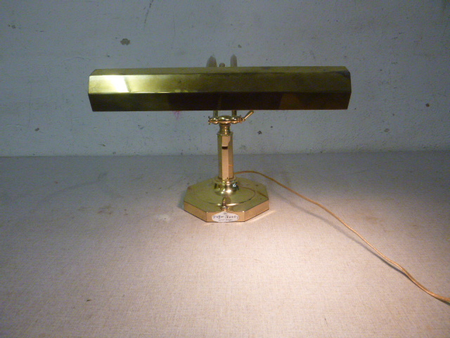 lot 232 image: Brass Desk Lamp