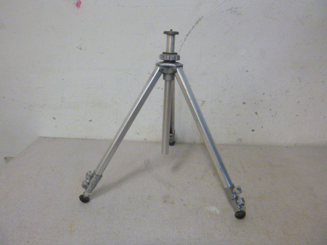 lot 237 image: Tripod