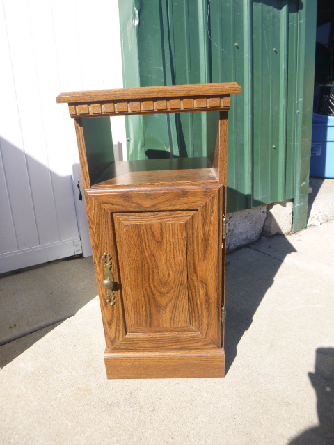 lot 250 image: Plant Stand