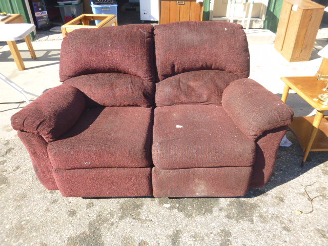 lot 251 image: Love Seat