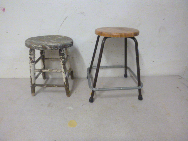 lot 265 image: 2 Foot Stools