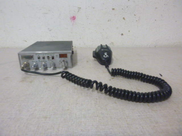 lot 318 image: Cobra 25 NW LTD Classic CB Radio