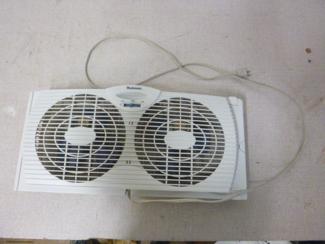 lot 336 image: Holmes Dual Window Fan
