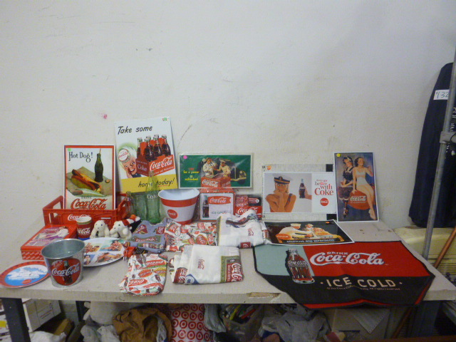 lot 346 image: Miscellaneous Coca-Cola Items