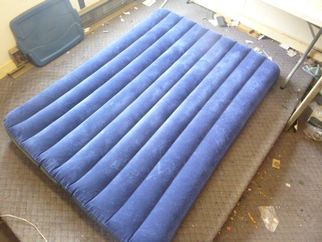 lot 350 image: Intex Air Bed