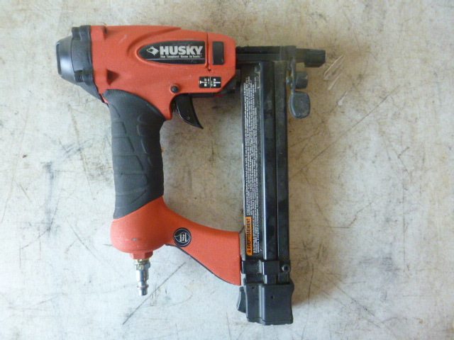 lot 353 image: Husky 2 in 1 NailerStapler