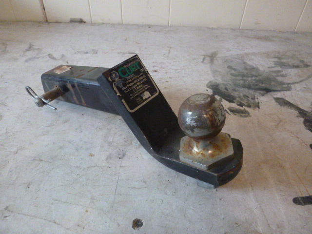 lot 361 image: 2 Receiver Hitch