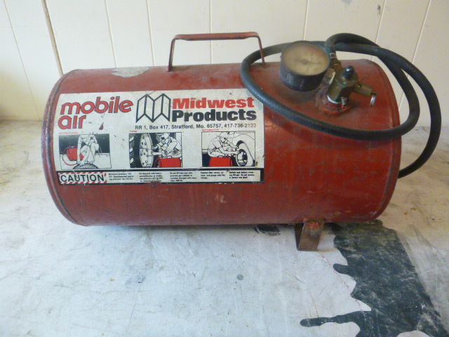 lot 366 image: Portable Air Tank