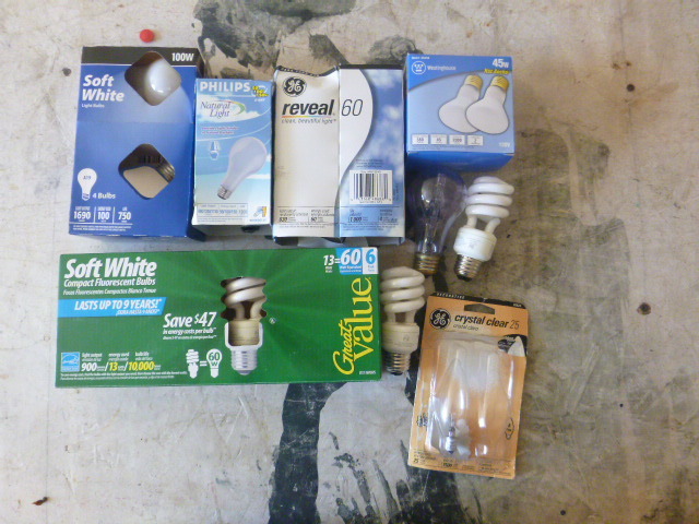 lot 383 image: Miscellaneous Light Bulbs