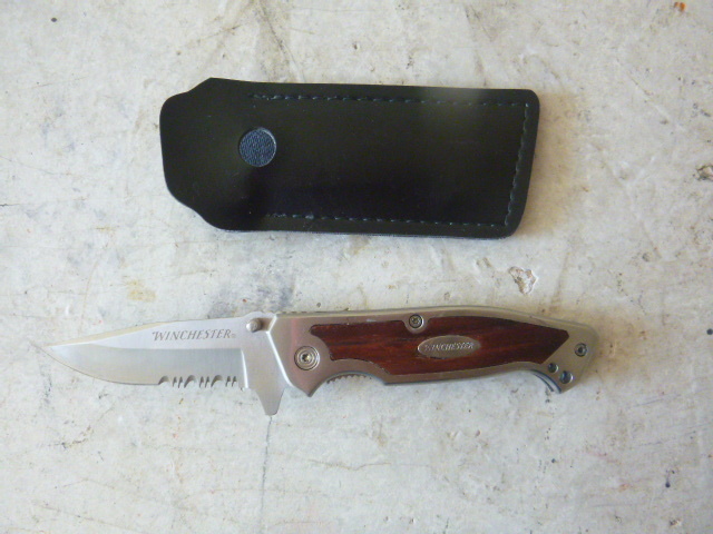 lot 391 image: Winchester Lock Blade Knife
