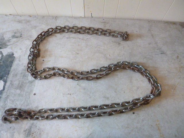 lot 395 image: 20 Chain