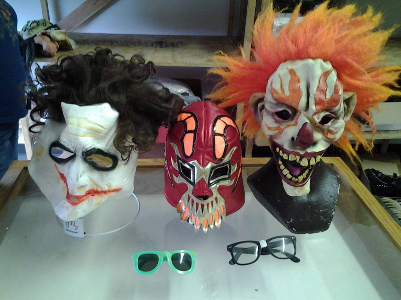 lot 6 image: 3-Masks