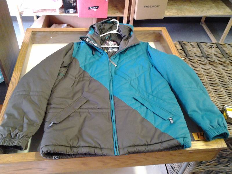 lot 45 image: Burton Dryride Snowboard Jacket (Size L)