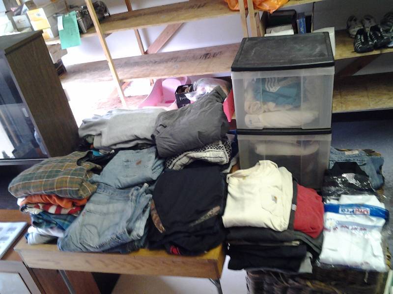 lot 48 image: Large Lot Of Mens Clothing (Jeans 32 & 34), Shirts LXL, Hoodies, Jacket