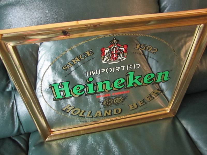 lot 7 image: Heineken beer sign...
