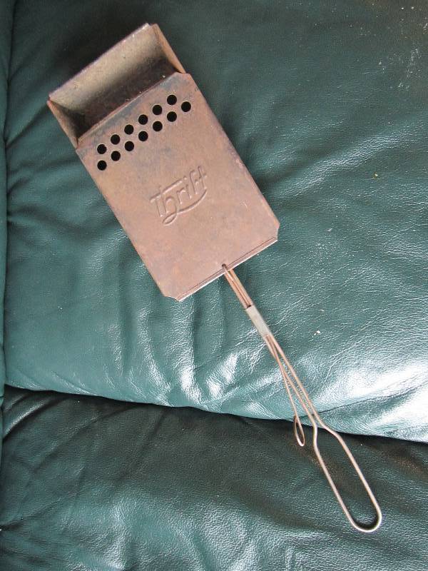 lot 22 image: Thrift popper...