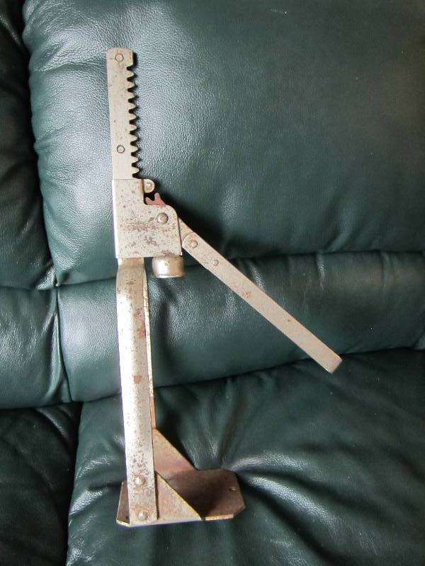 lot 35 image: Vintage bottle press...
