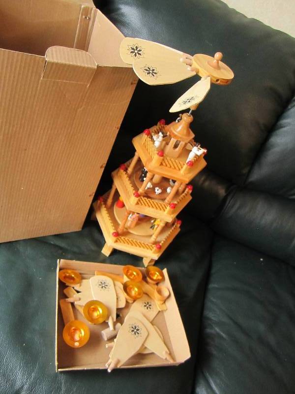 lot 118 image: Wooden nativity set...