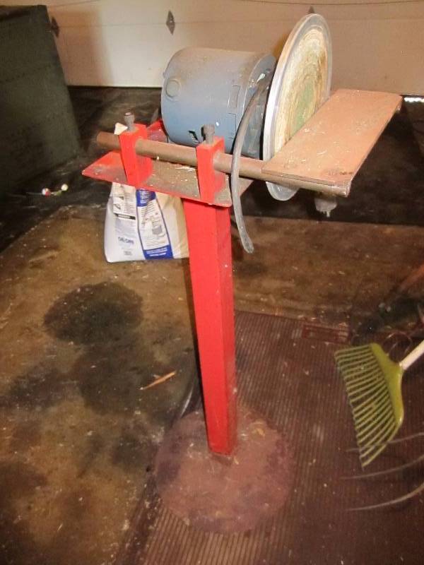 lot 152 image: Grinder  Buffer, works...