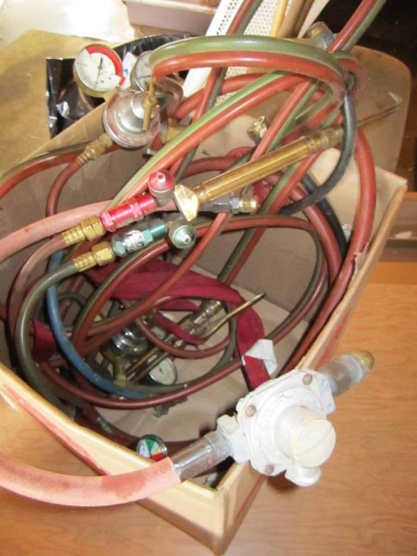 lot 162 image: Hoses and guages for acetylene, LP ...