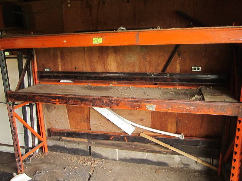 lot 173 image: Rack with 2 24 x 6 foot uprights an...