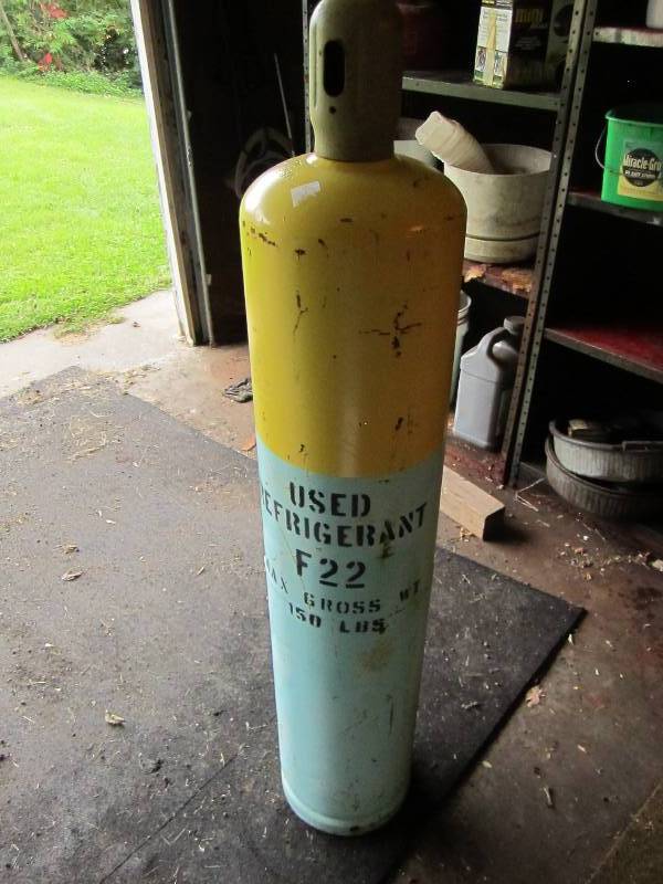 lot 176 image: Empty refrigerant tank...