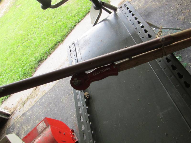 lot 180 image: Craftsman pruner with 2 8 foot pole...