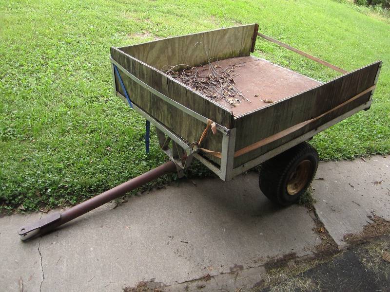 lot 182 image: Utility trailer 42 x 48 bed...