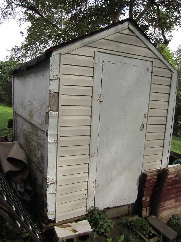 lot 183 image: Garden shed, bobcat will be availab...