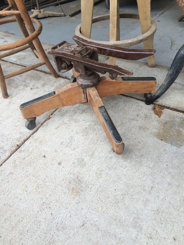 Antiques & Vintage Chair Pedistals    lot of 4