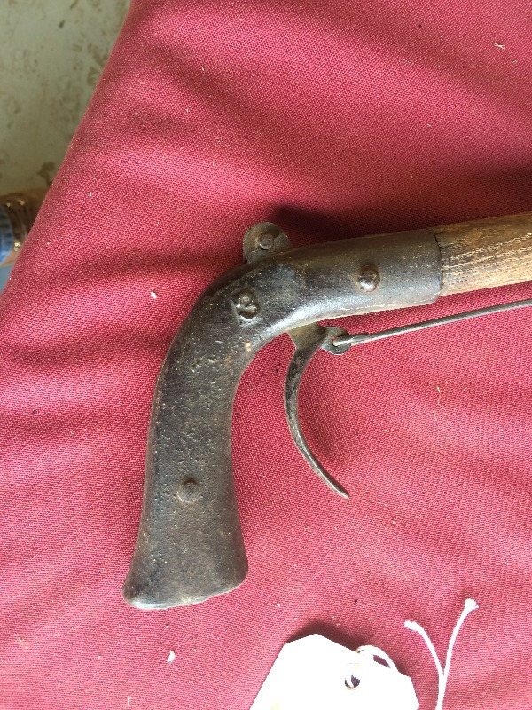 Vintage  Antique Collectable Pick-up tool